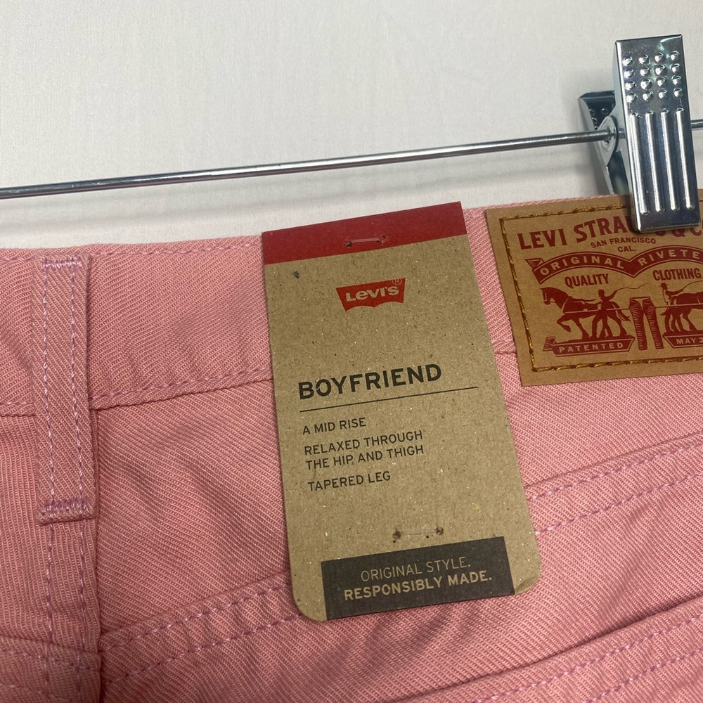 Levis, nwt pink color, size W27 x L 32 - Picture 5 of 7